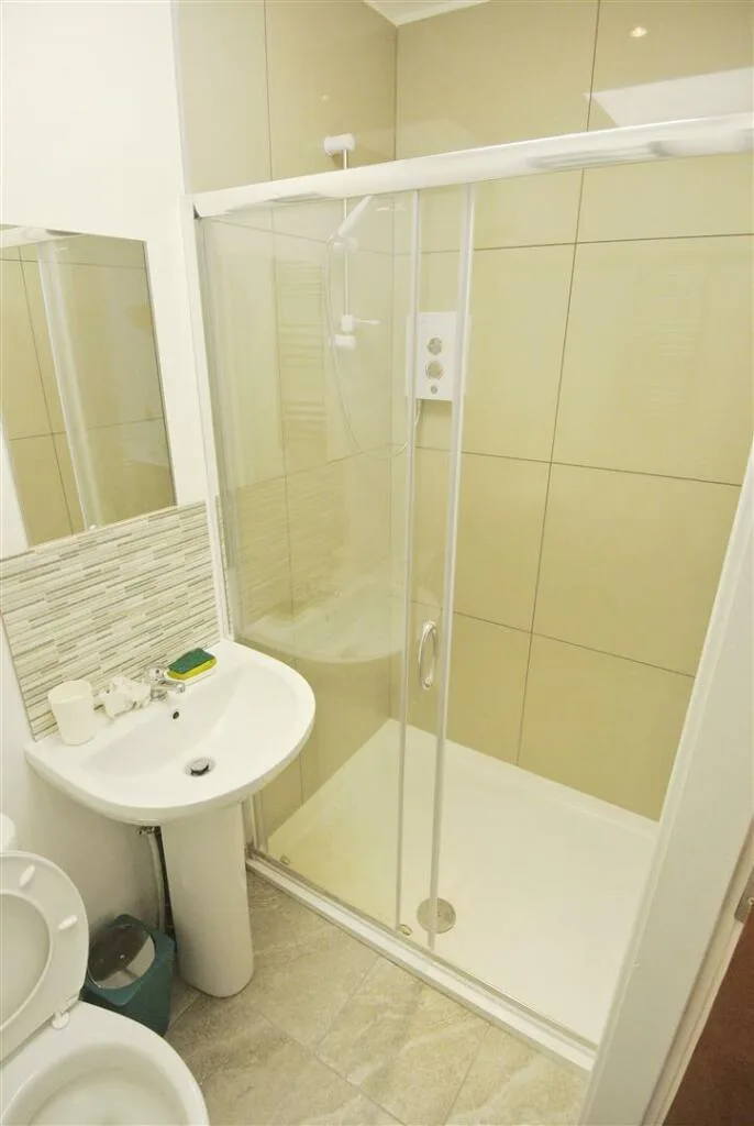 5 bedroom house for rent