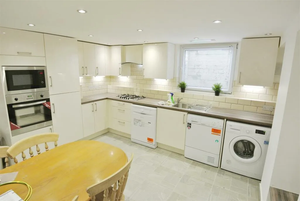 5 bedroom house for rent