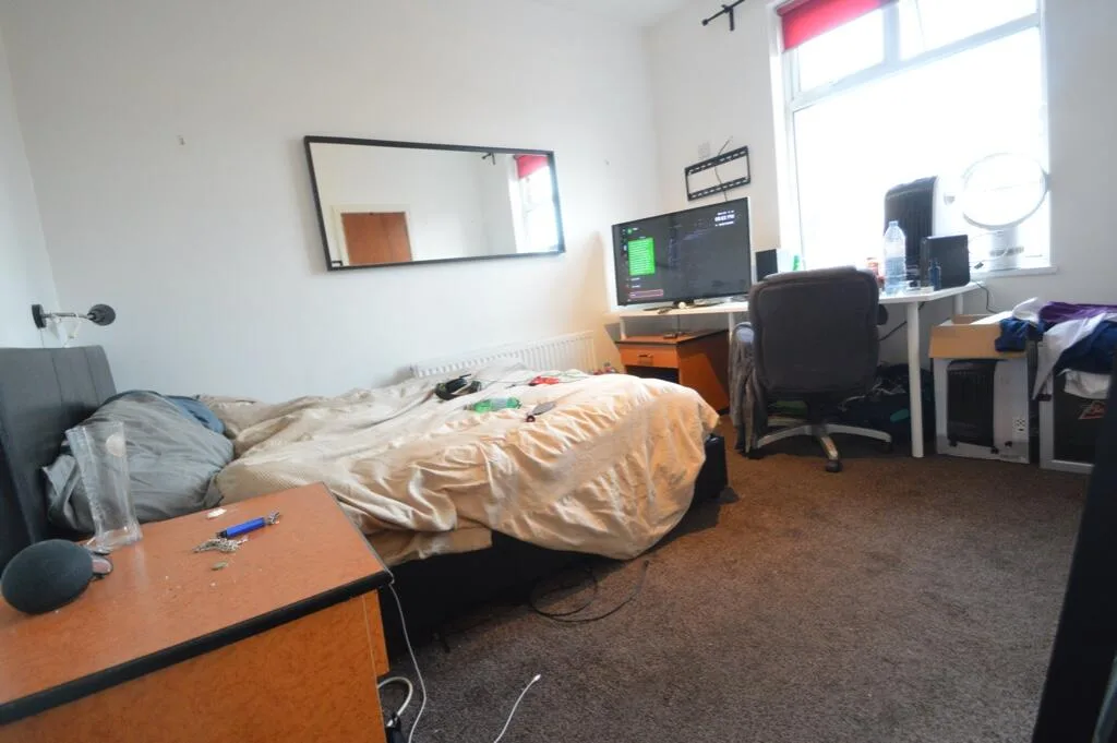 5 bedroom terraced house for rent