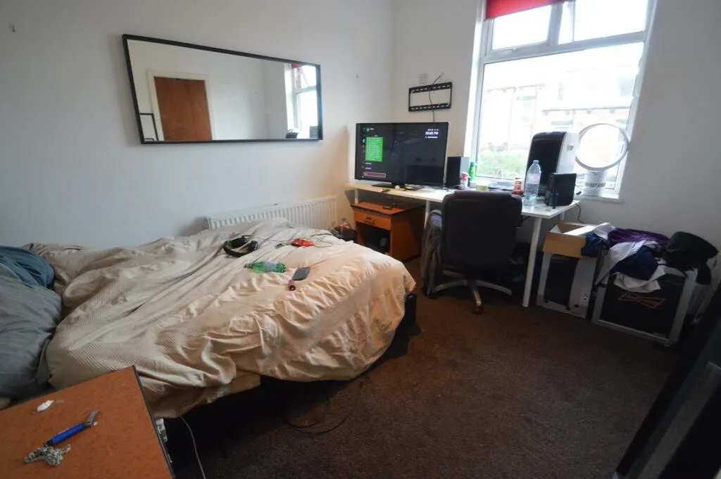 5 bedroom terraced house for rent