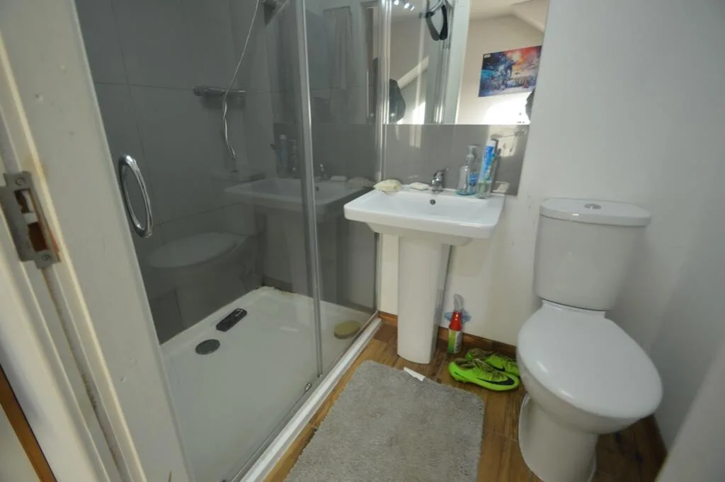 5 bedroom terraced house for rent
