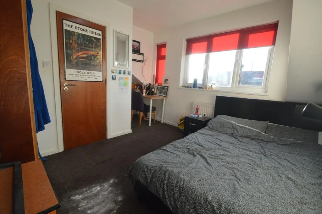 5 bedroom terraced house for rent