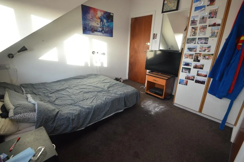 5 bedroom terraced house for rent