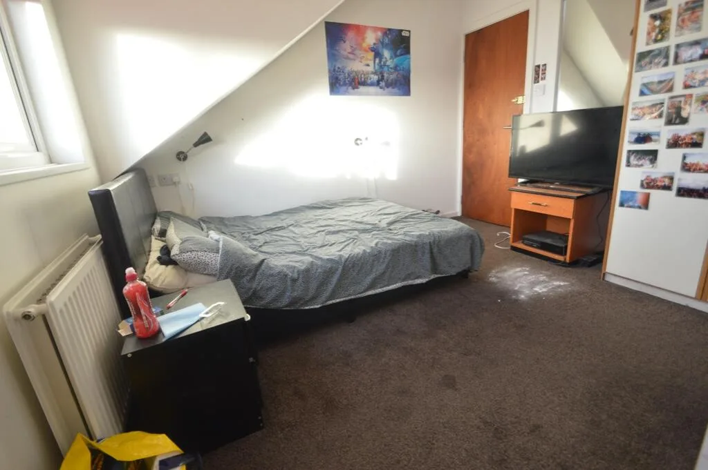 5 bedroom terraced house for rent