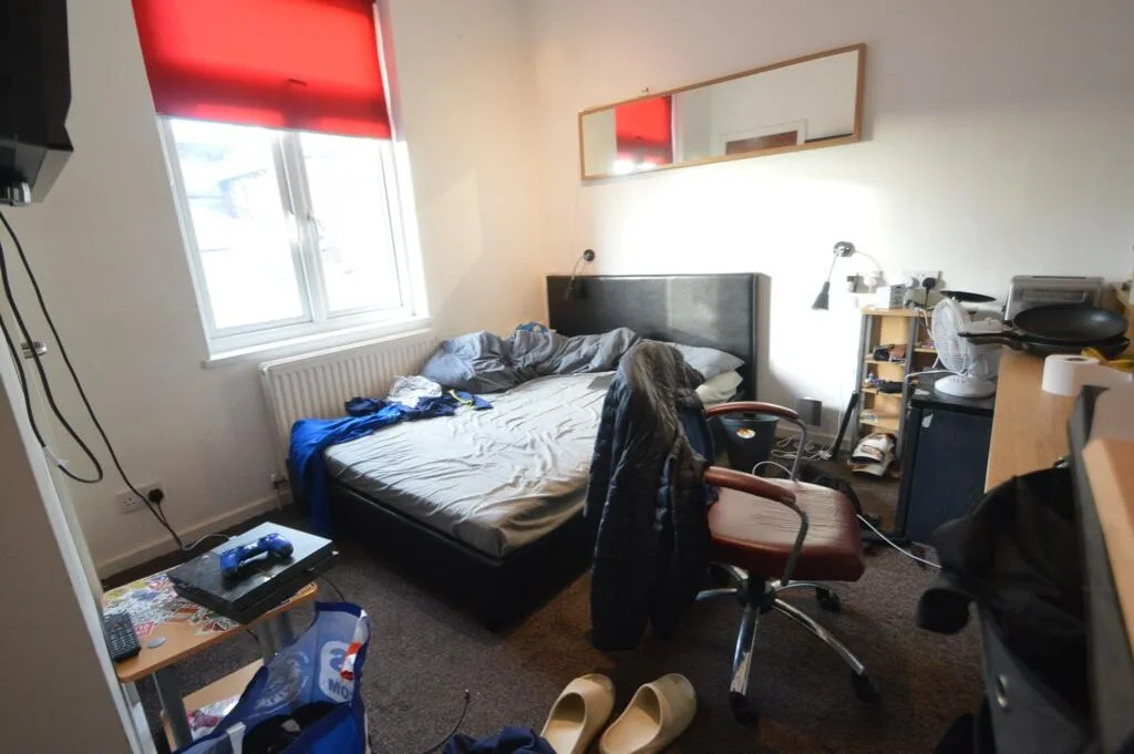 5 bedroom terraced house for rent