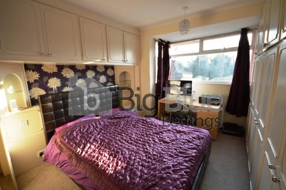 5 bedroom terraced house for rent
