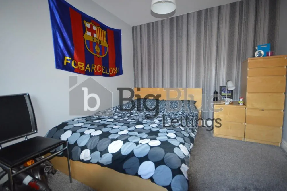 5 bedroom terraced house for rent