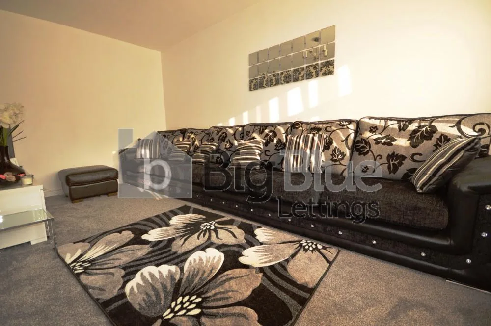 5 bedroom terraced house for rent