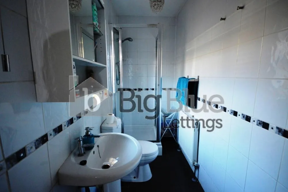 5 bedroom terraced house for rent