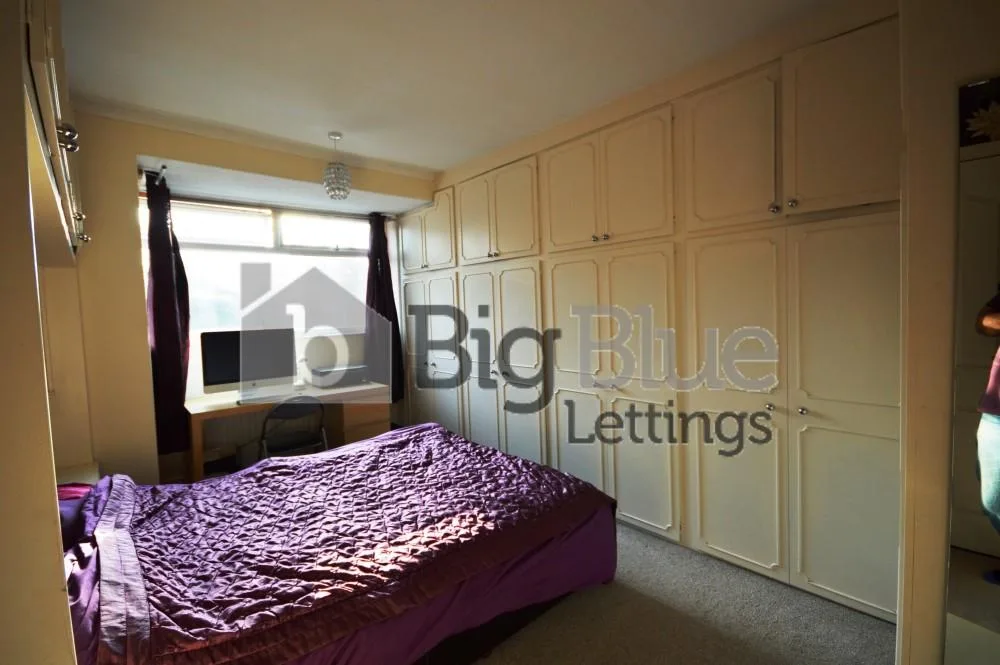 5 bedroom terraced house for rent