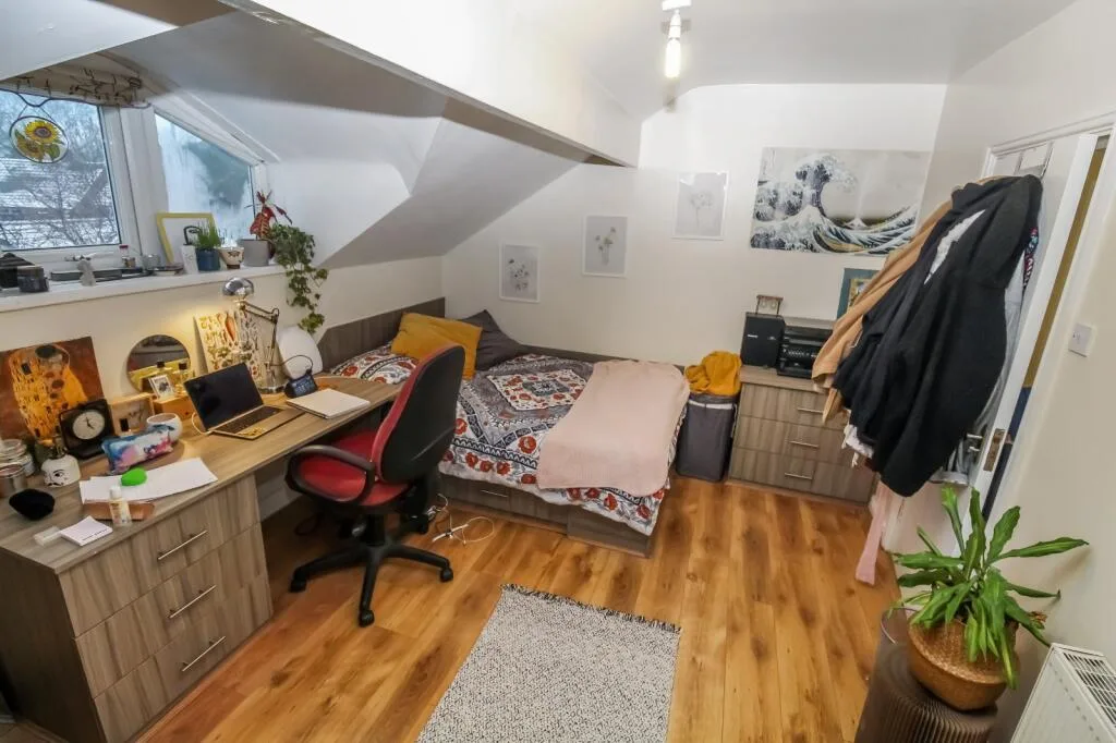 5 bedroom terraced house for rent
