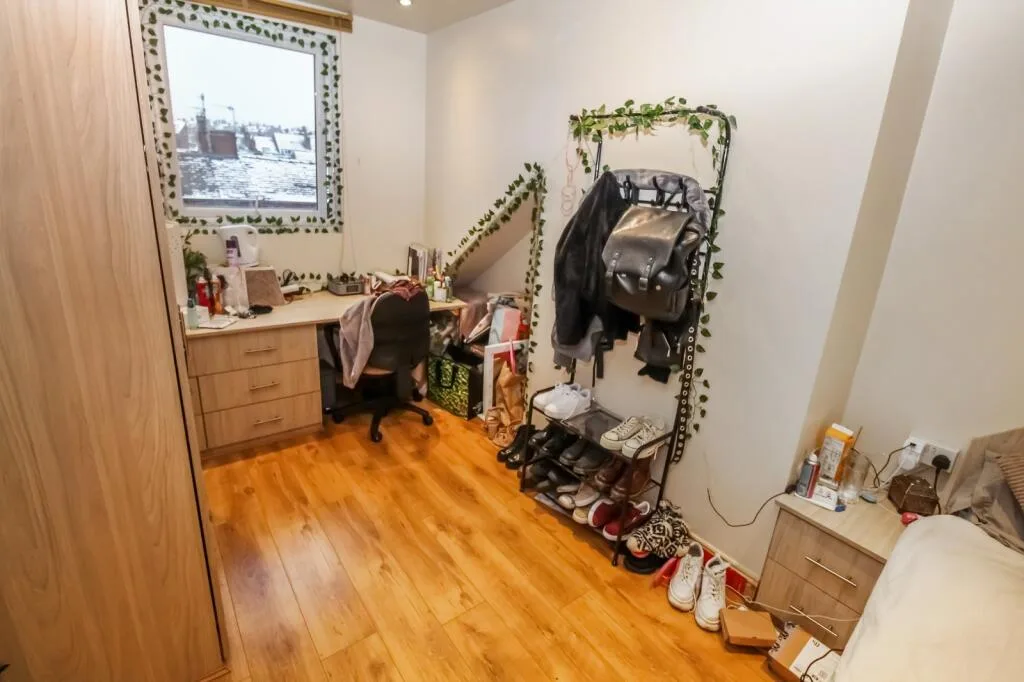 5 bedroom terraced house for rent