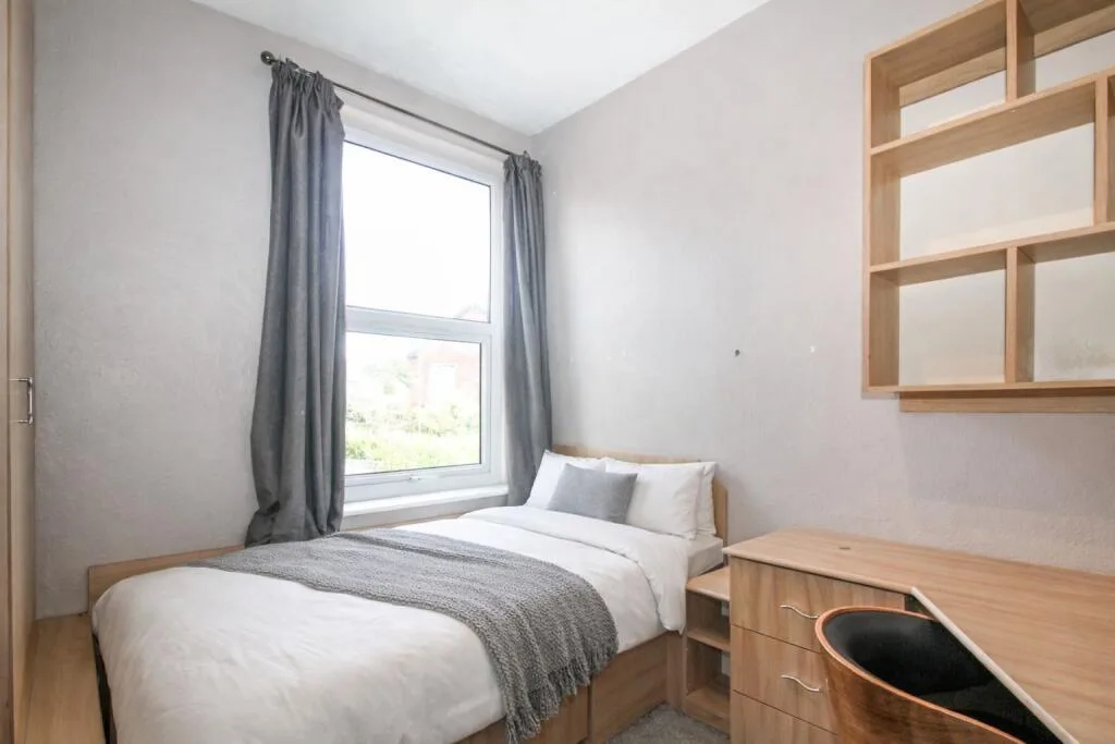 5 bedroom terraced house for rent