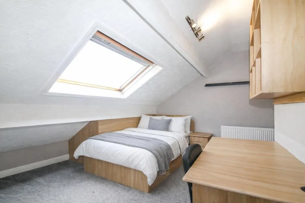 5 bedroom terraced house for rent