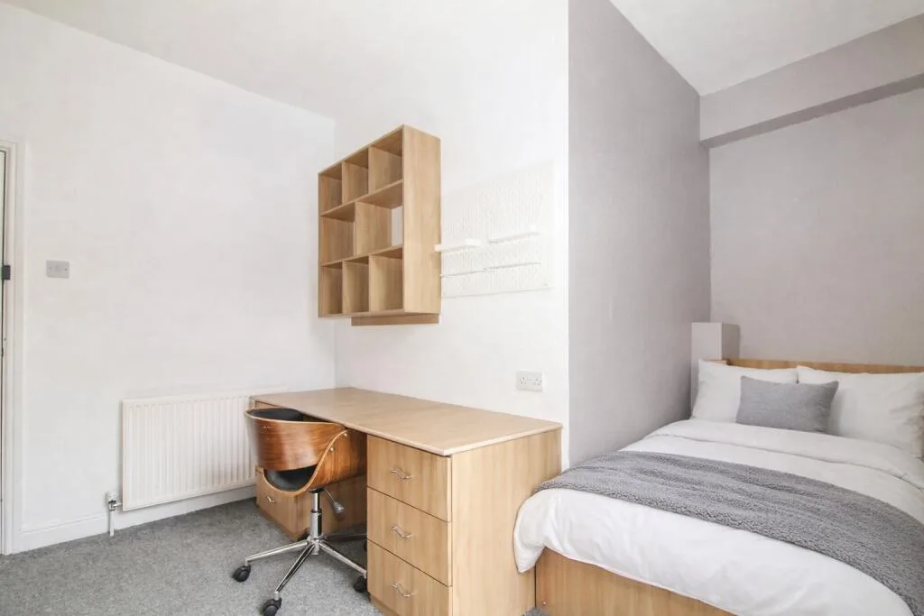 5 bedroom terraced house for rent