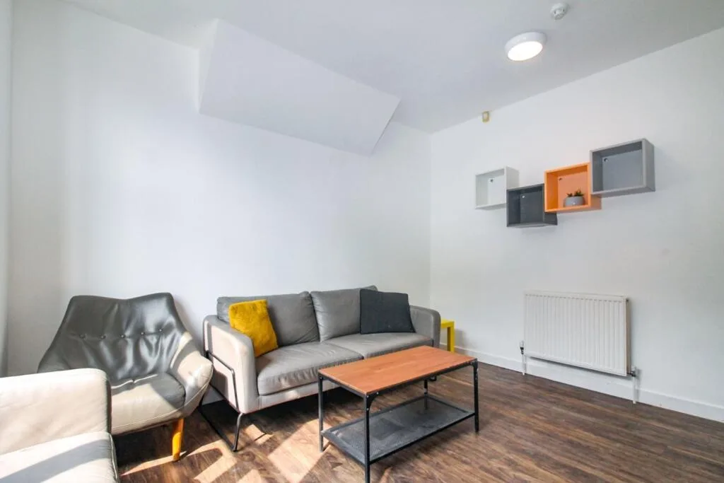 5 bedroom terraced house for rent