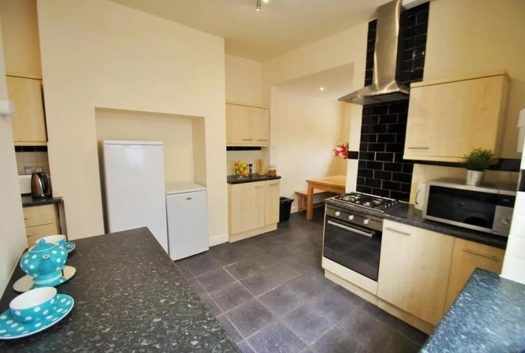 10 bedroom house for rent