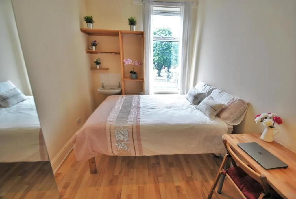 10 bedroom house for rent