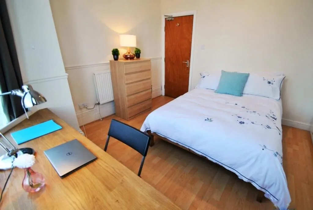 10 bedroom house for rent