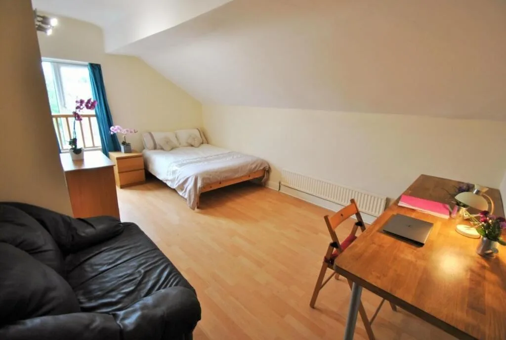 10 bedroom house for rent