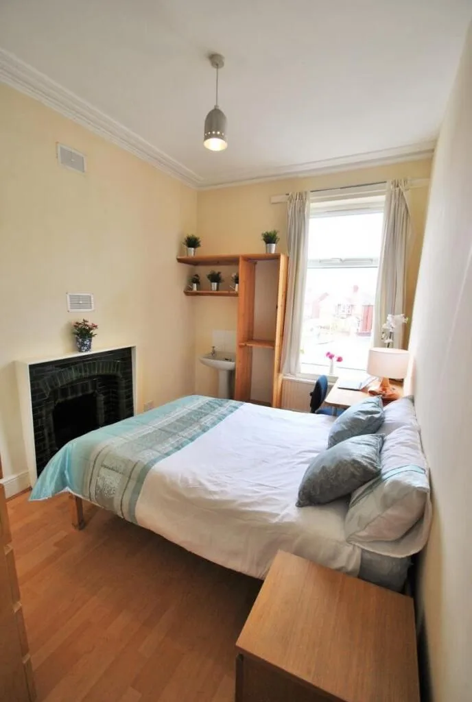 10 bedroom house for rent