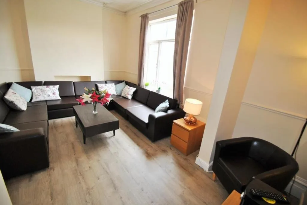 10 bedroom house for rent
