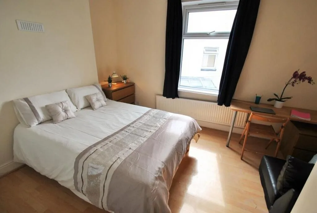 10 bedroom house for rent