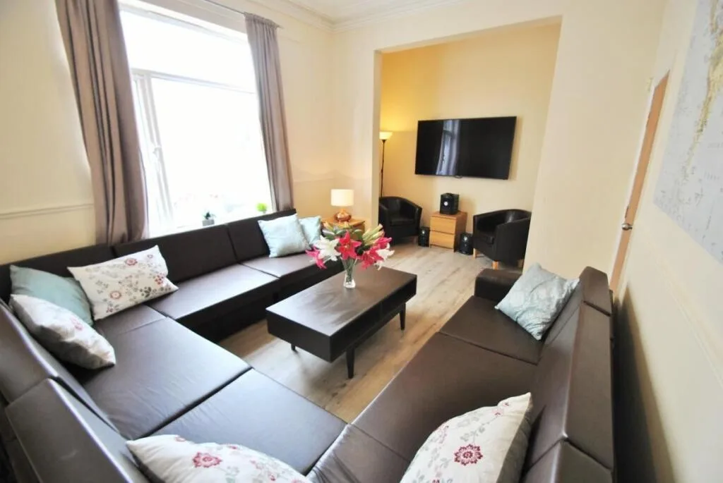 10 bedroom house for rent