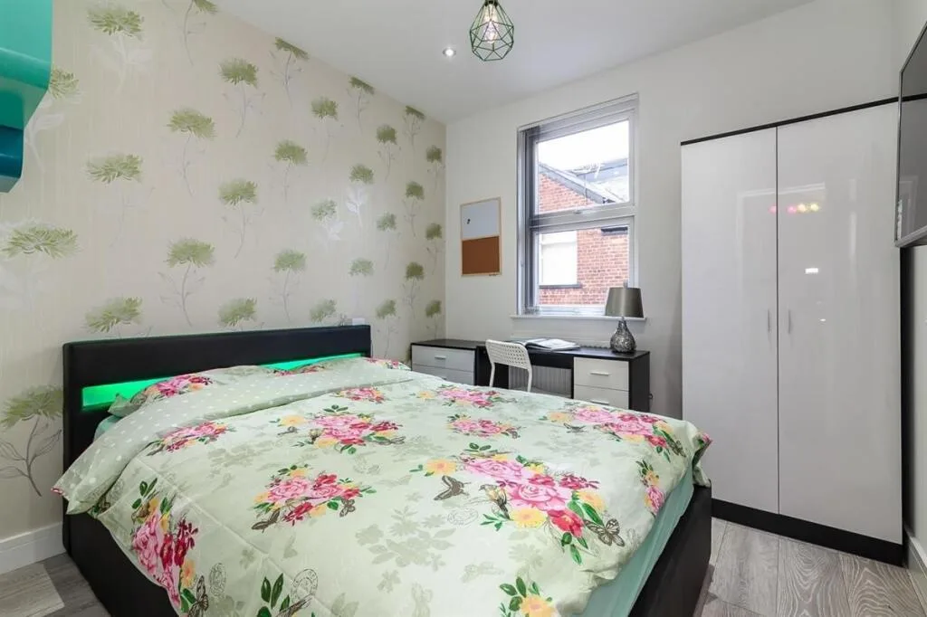 7 bedroom house for rent