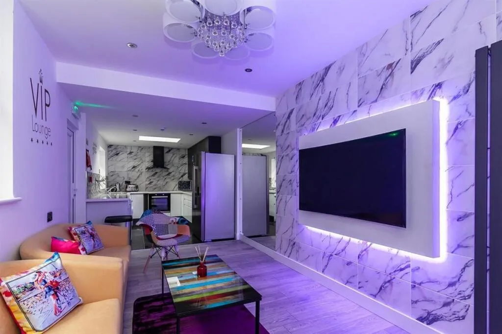 7 bedroom house for rent