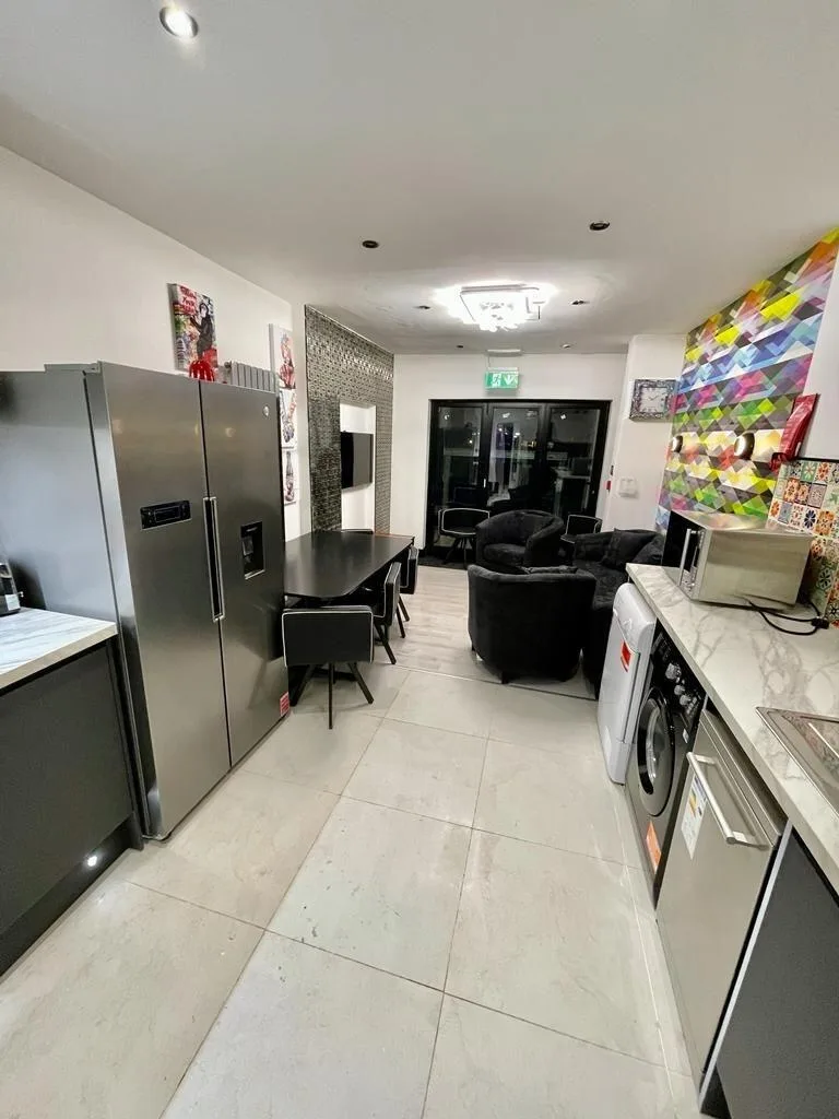 7 bedroom house for rent