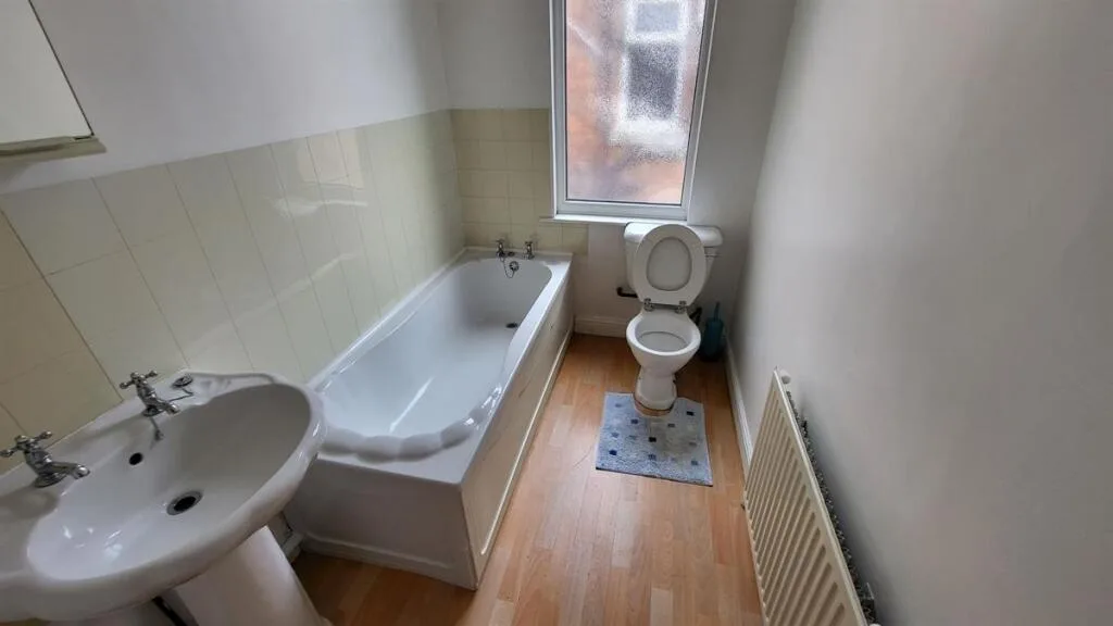 8 bedroom house for rent