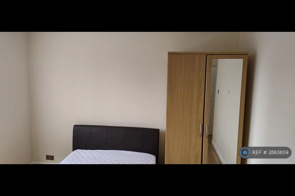3 bedroom end of terrace house for rent