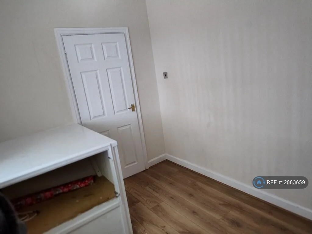 3 bedroom end of terrace house for rent