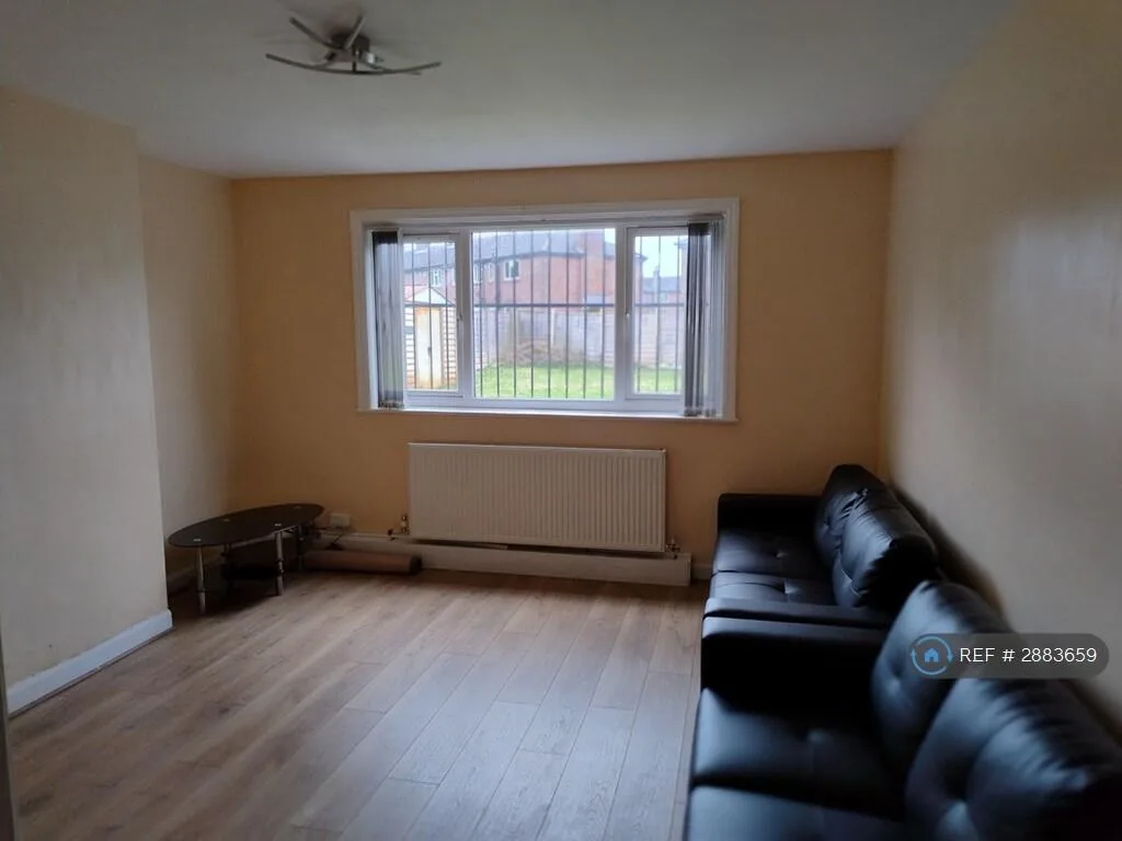 3 bedroom end of terrace house for rent