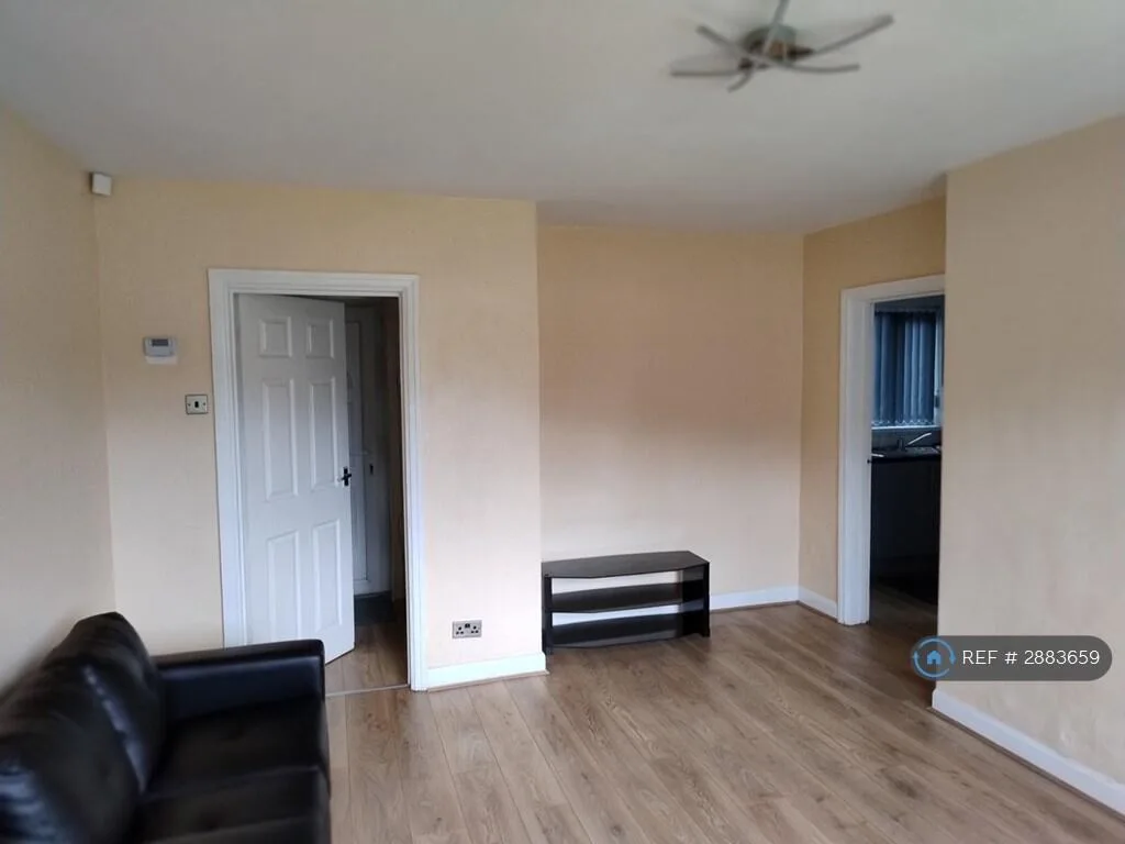 3 bedroom end of terrace house for rent