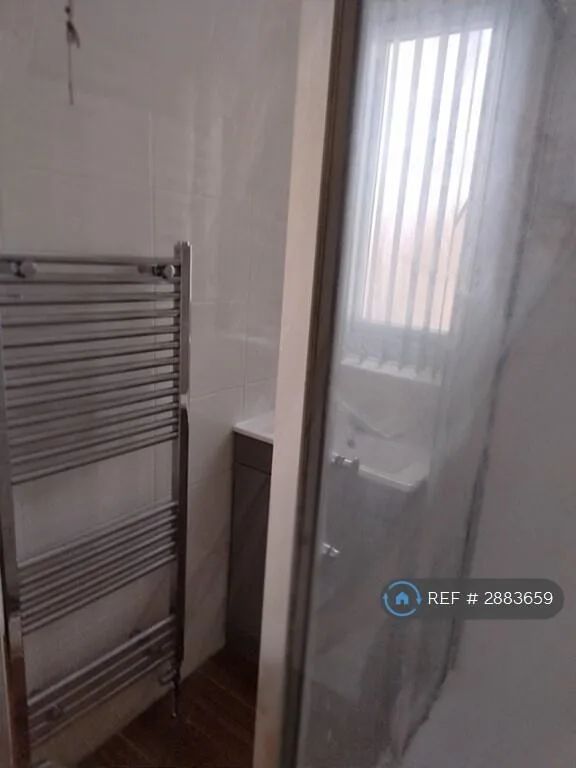 3 bedroom end of terrace house for rent