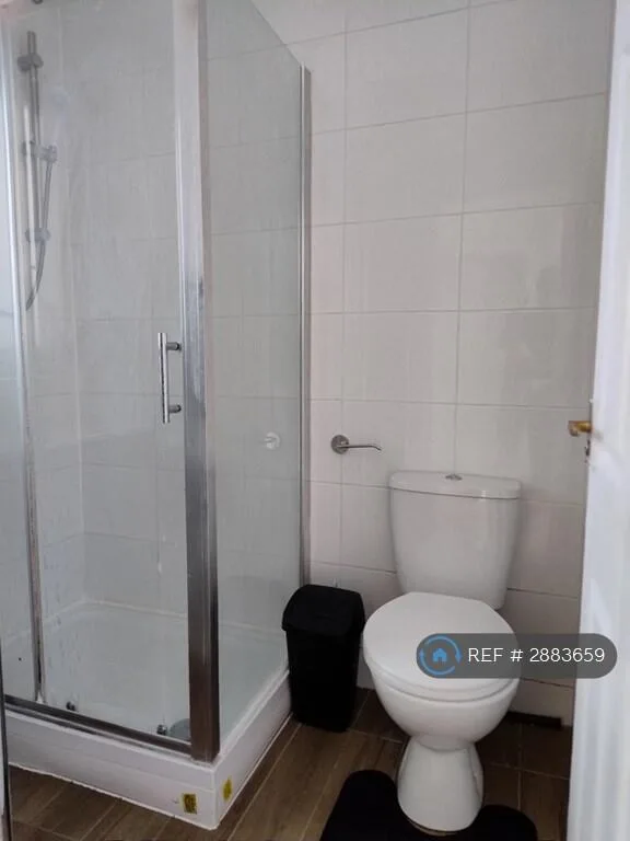 3 bedroom end of terrace house for rent