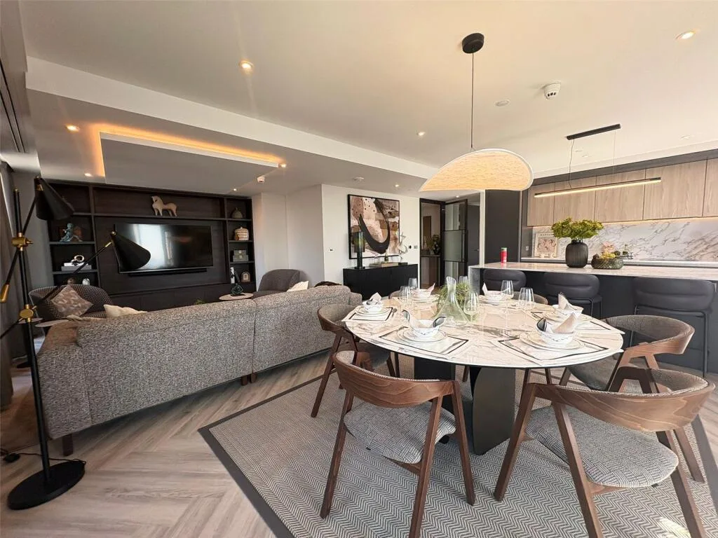 2 bedroom penthouse for rent