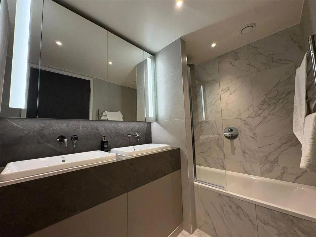2 bedroom penthouse for rent