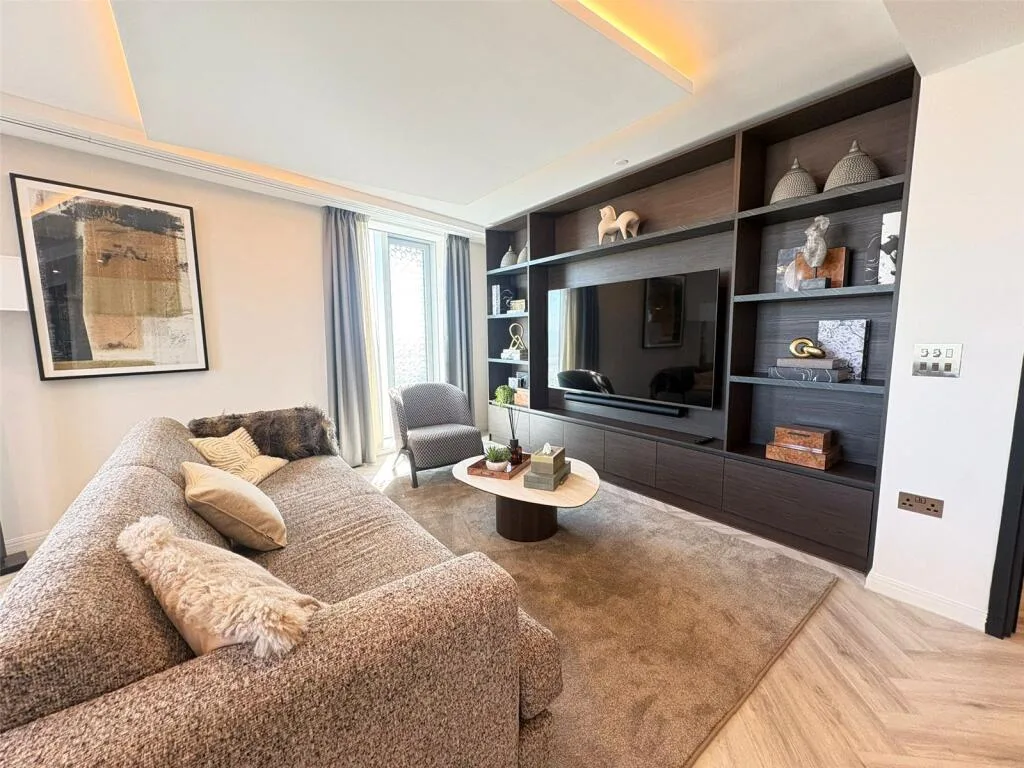 2 bedroom penthouse for rent