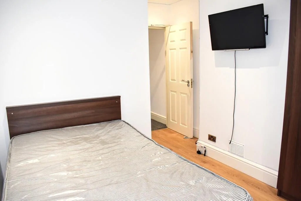 6 bedroom terraced house for rent