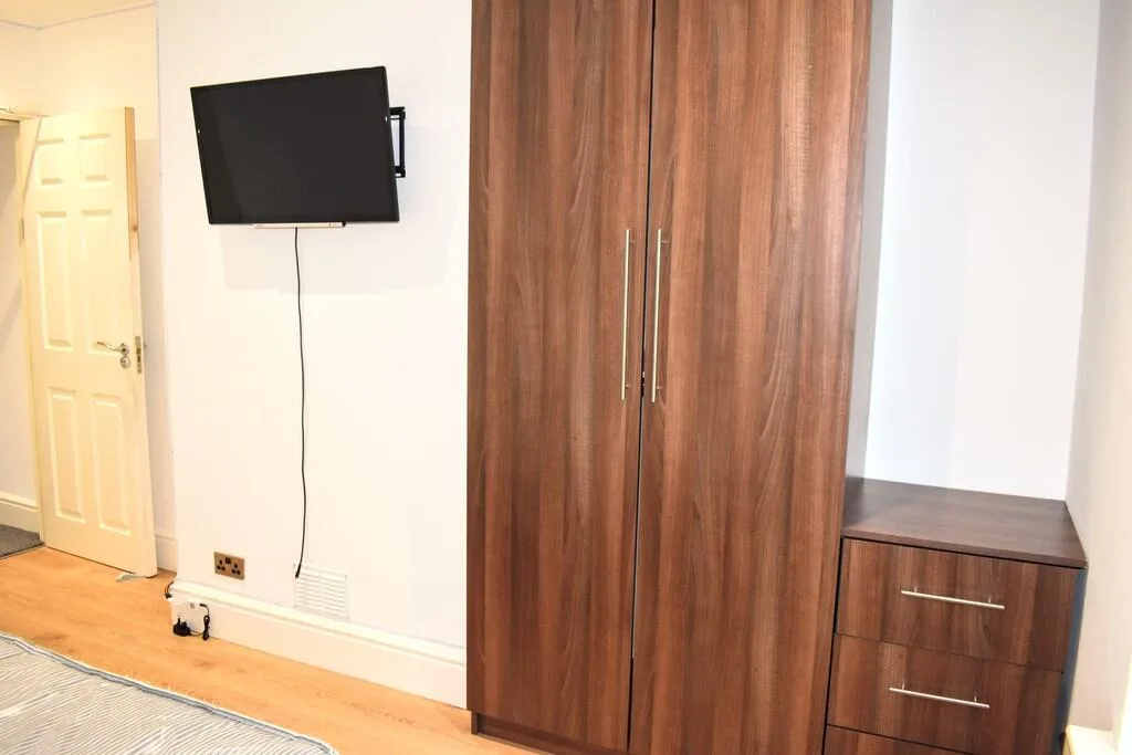 6 bedroom terraced house for rent