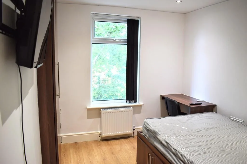 6 bedroom terraced house for rent