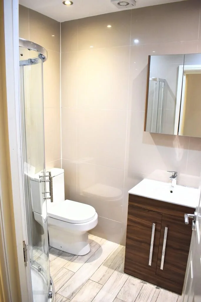 6 bedroom terraced house for rent