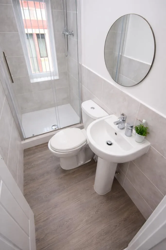 1 bedroom house share for rent