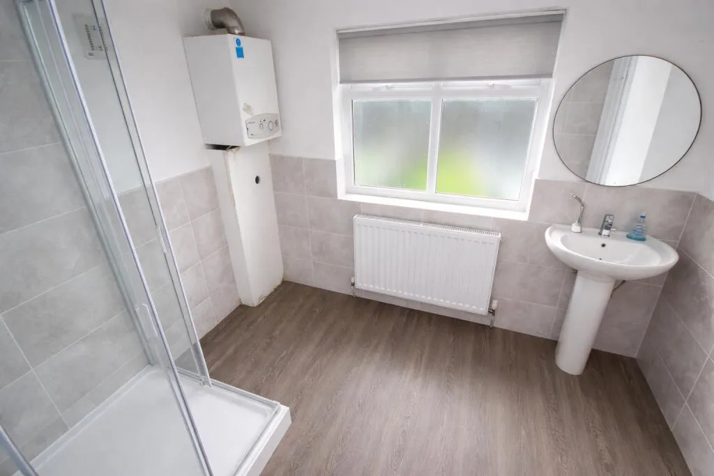 1 bedroom house share for rent