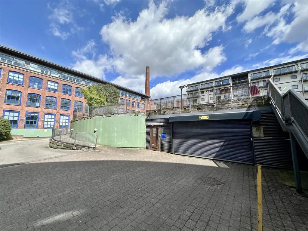 2 bedroom duplex for rent