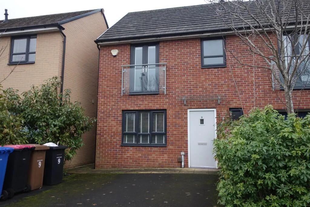 3 bedroom end of terrace house for rent