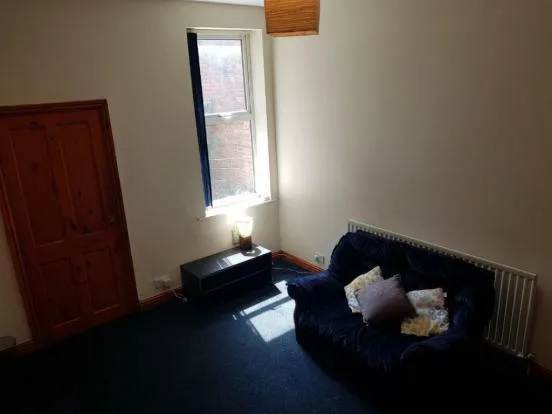 2 bedroom ground floor flat for rent